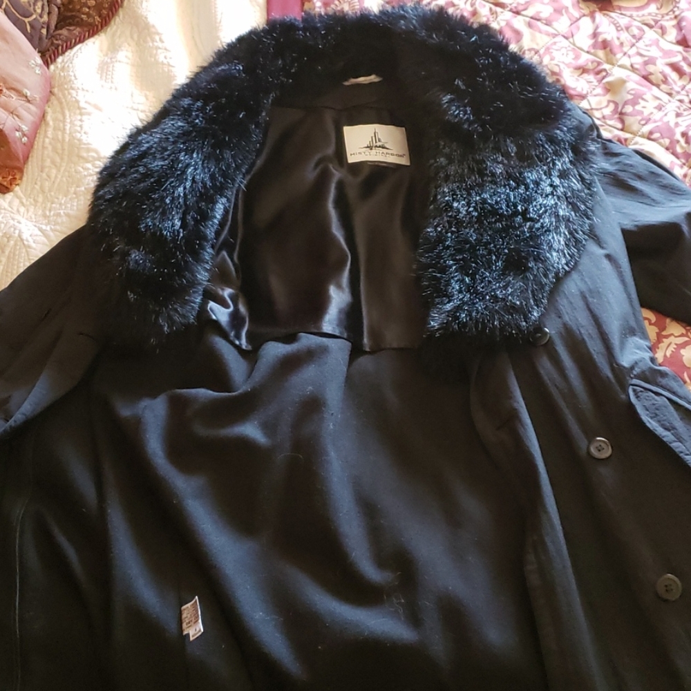 coat - Picture 2 of 8